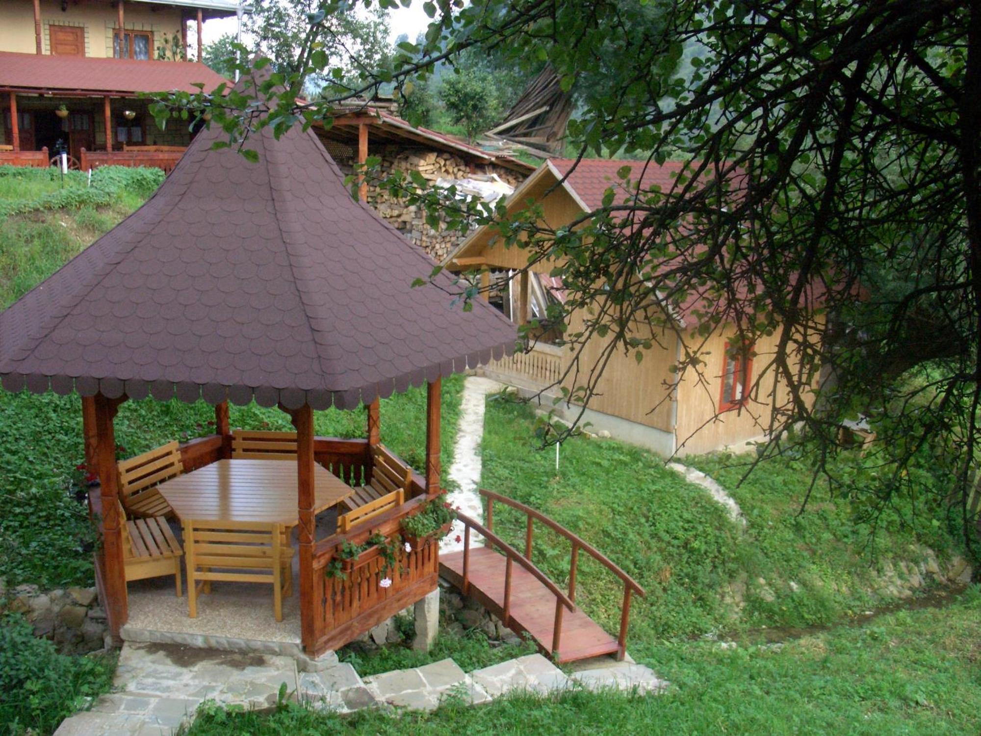 Hotel Pension Lucia Bucovina Vama  Esterno foto