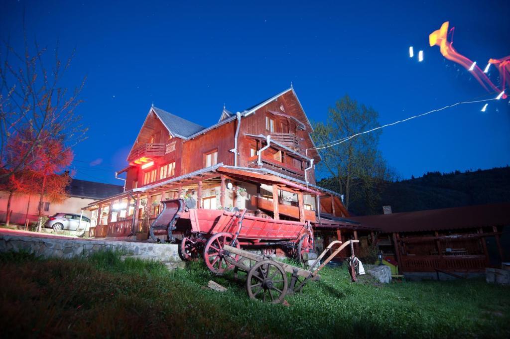 Hotel Pension Lucia Bucovina Vama  Esterno foto